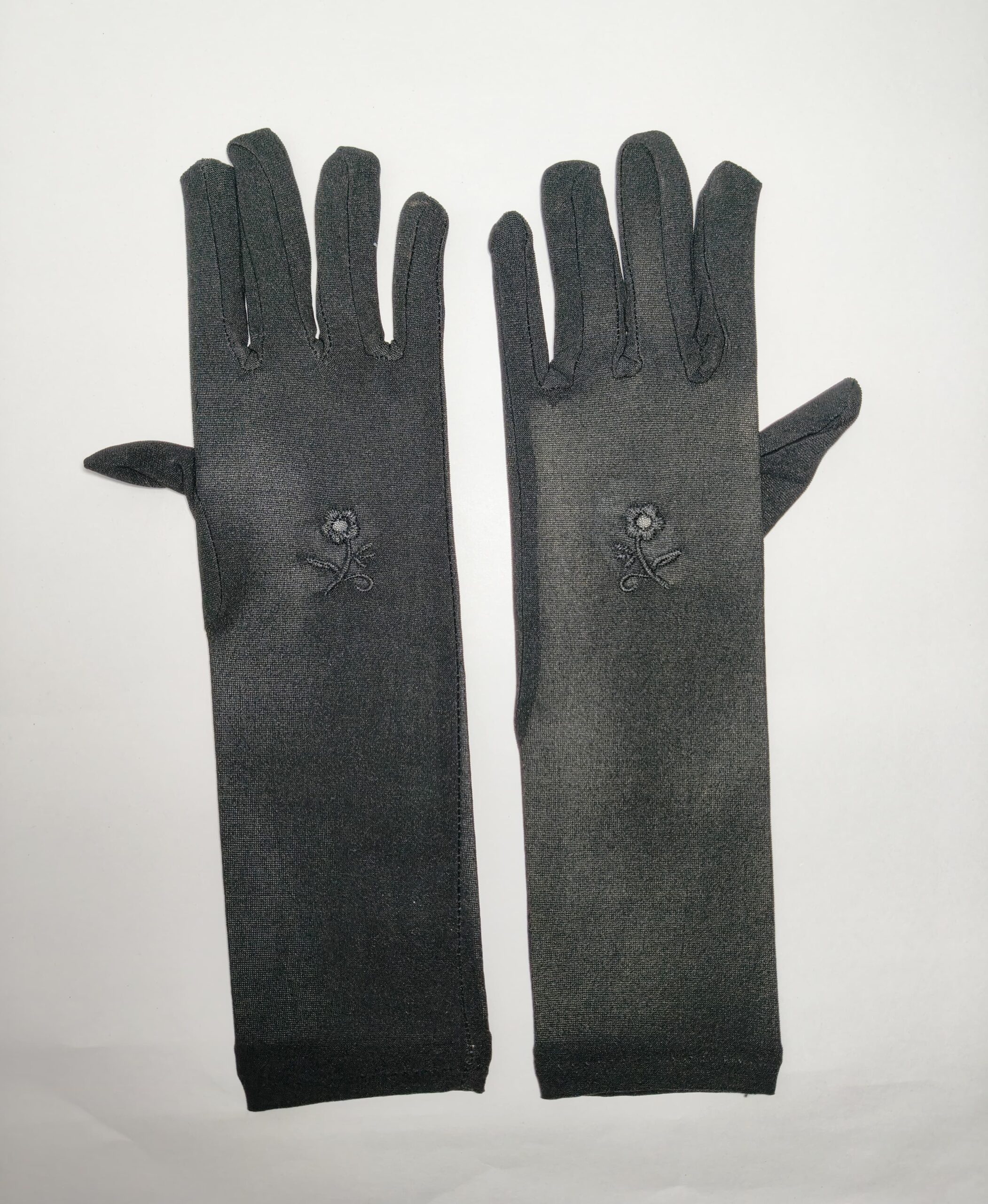 Elegant black full-length gloves2